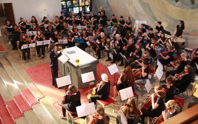 Orchester und Ensembles glänzen in der katholischen Kirche